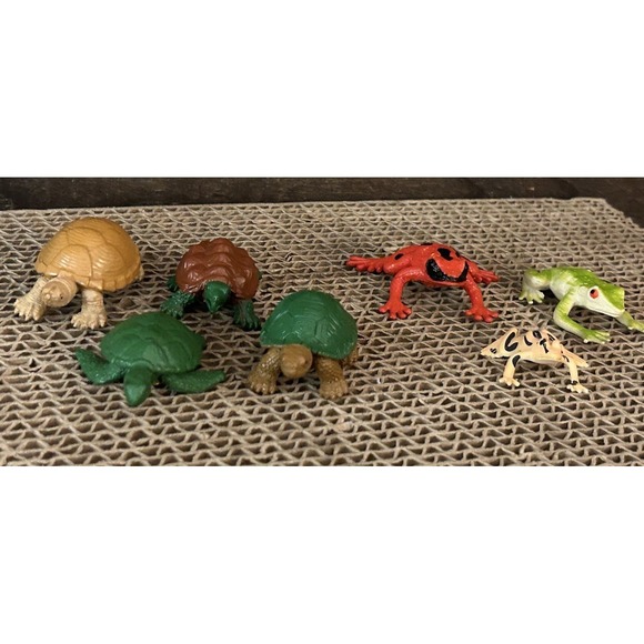 Lot Of 7 Safari Ltd Colorful‎ Frogs And Turtles